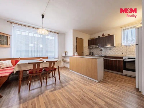 Prodej domu 230 m², pozemek 832 m²