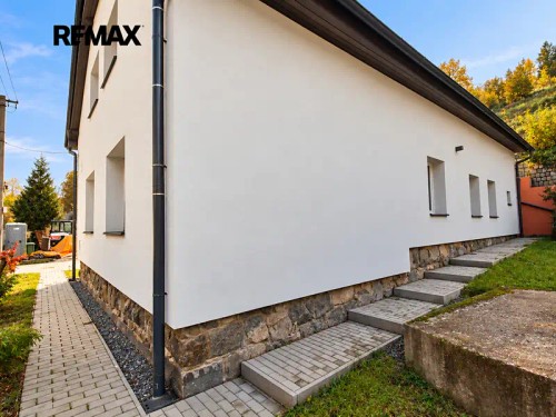 Prodej domu 272 m², pozemek 143 m²