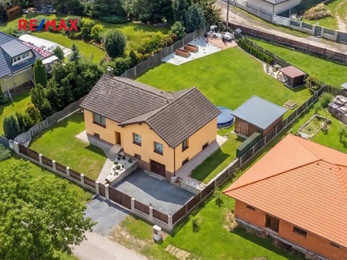 Prodej domu 204 m², pozemek 1006 m²