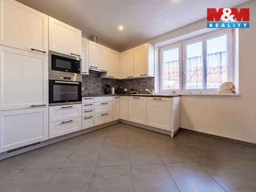 Prodej domu 225 m², pozemek 1397 m²