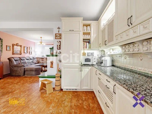 Prodej domu 234 m², pozemek 998 m²