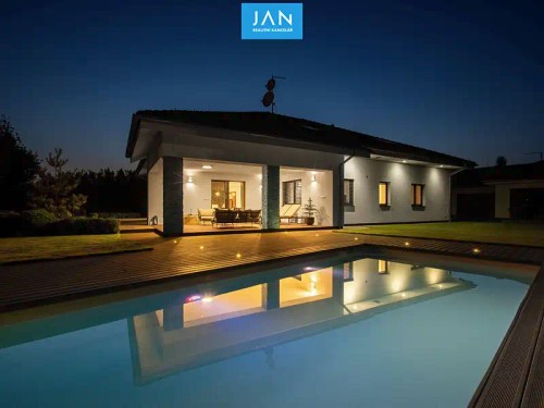 Prodej domu 385 m², pozemek 1560 m²