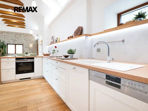 Prodej domu 220 m², pozemek 1004 m²