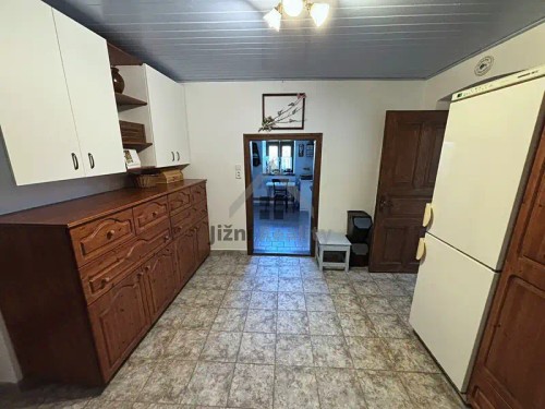 Prodej domu 300 m², pozemek 2758 m²