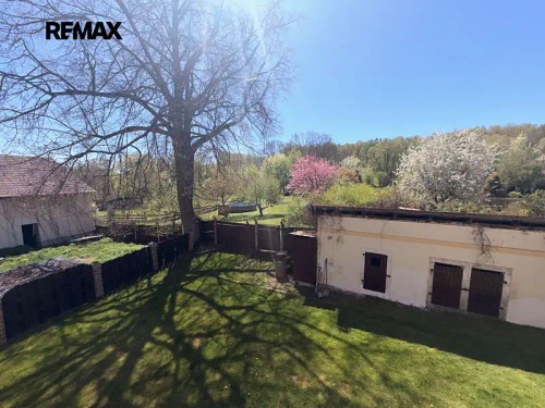 Prodej zemědělské usedlosti 725 m², pozemek 7880 m²