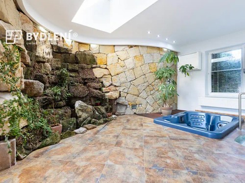Prodej domu 382 m², pozemek 747 m²