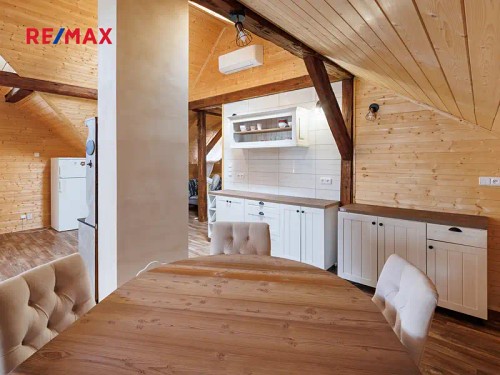 Prodej domu 688 m², pozemek 287 m²