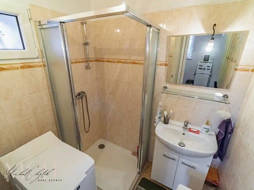 Prodej domu 330 m², pozemek 1144 m²