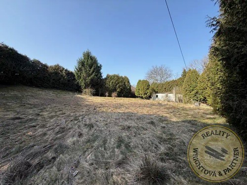 Prodej stavebního pozemku 1825 m²