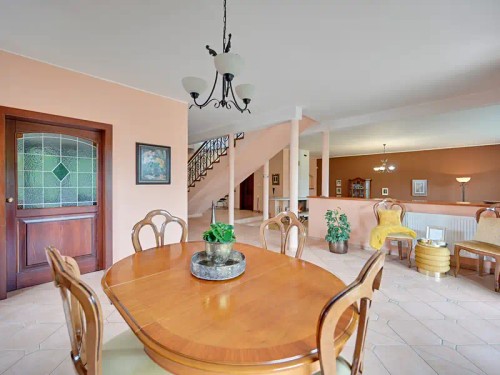 Prodej domu 325 m², pozemek 594 m²