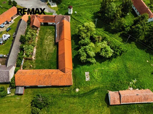Prodej zemědělské usedlosti 873 m², pozemek 9035 m²