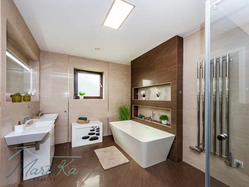 Prodej domu 220 m², pozemek 901 m²