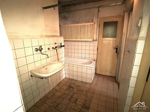 Prodej domu 371 m², pozemek 2500 m²