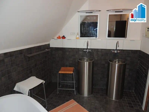 Prodej domu 330 m², pozemek 381 m²