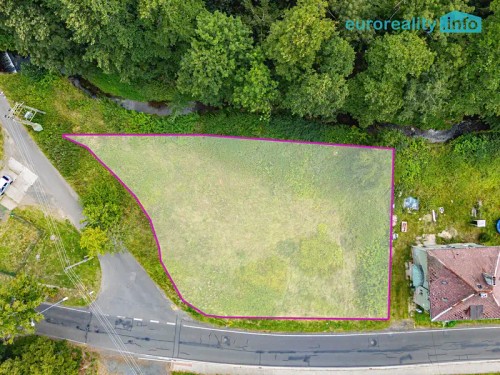 Prodej stavebního pozemku 1450 m²