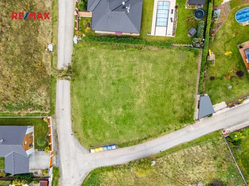 Prodej stavebního pozemku 1212 m²