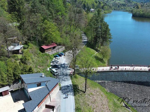 Prodej domu 1300 m², pozemek 4085 m²