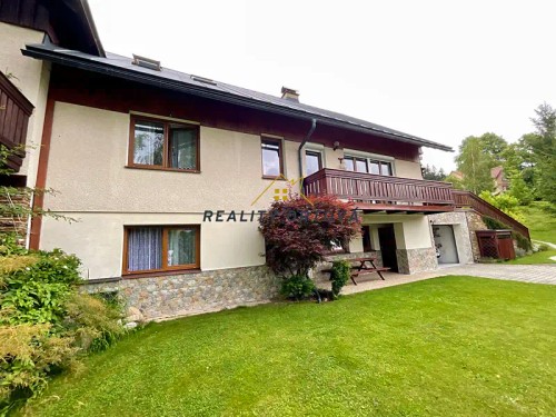 Prodej domu 400 m², pozemek 1032 m²