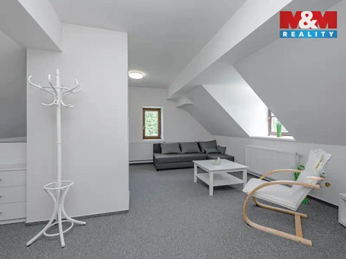 Prodej chalupy 386 m², pozemek 1335 m²