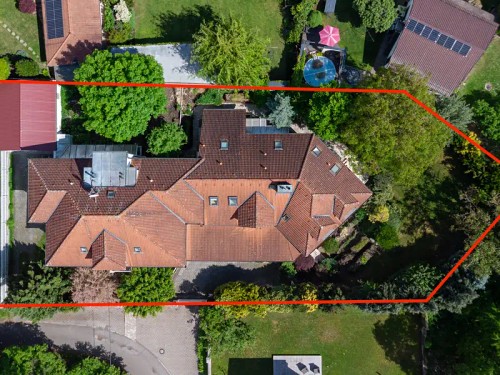 Prodej vily 740 m², pozemek 1350 m²