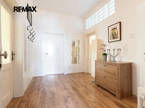Prodej domu 385 m², pozemek 199 m²