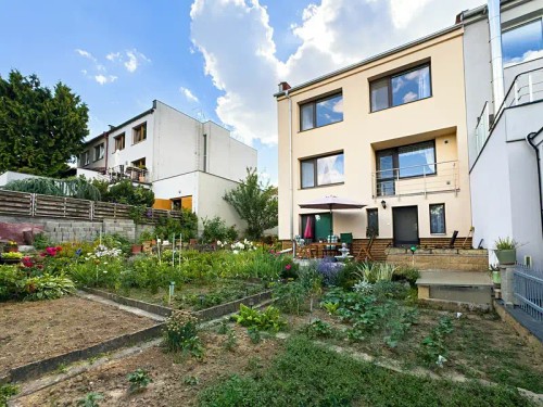 Prodej domu 245 m², pozemek 294 m²