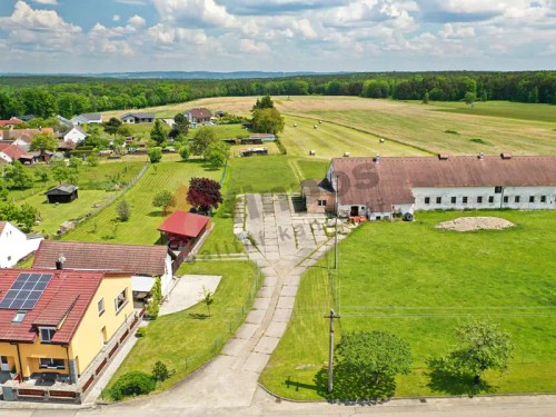Prodej stavebního pozemku 2376 m²