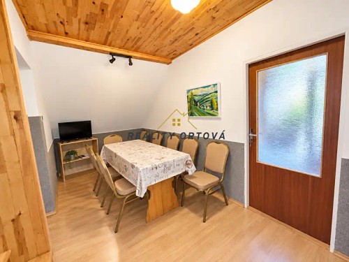 Prodej domu 400 m², pozemek 1032 m²