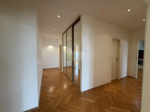 Prodej bytu 3+kk 137 m²