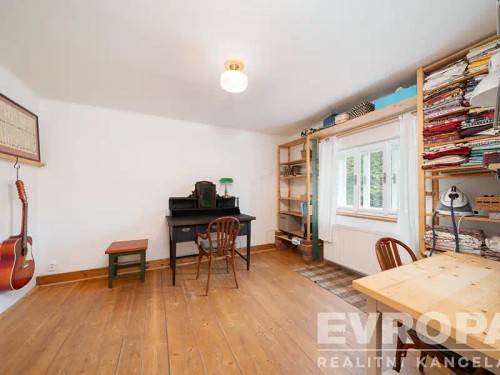 Prodej domu 242 m², pozemek 29596 m²