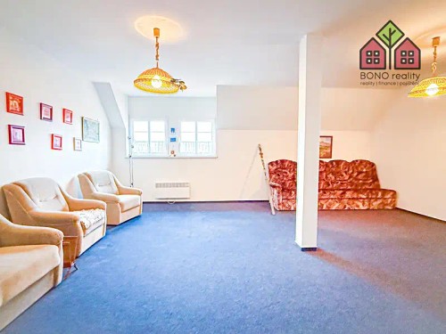 Prodej domu 1228 m², pozemek 5167 m²