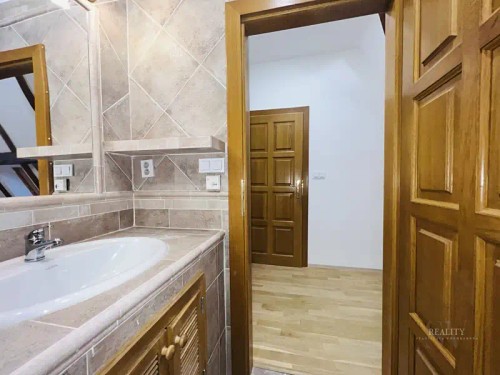 Prodej bytu 4+kk 158 m²