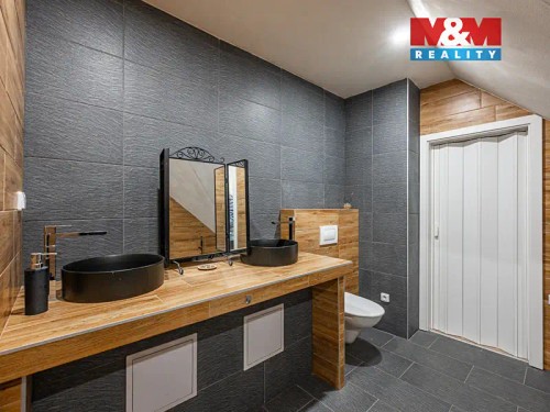 Prodej domu 217 m², pozemek 1439 m²