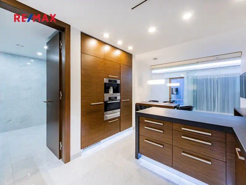 Prodej domu 365 m², pozemek 623 m²