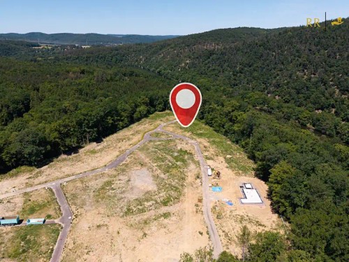 Prodej stavebního pozemku 1298 m²
