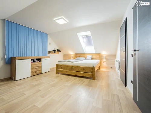 Prodej domu 300 m², pozemek 1220 m²