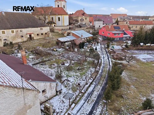 Prodej stavebního pozemku 666 m²