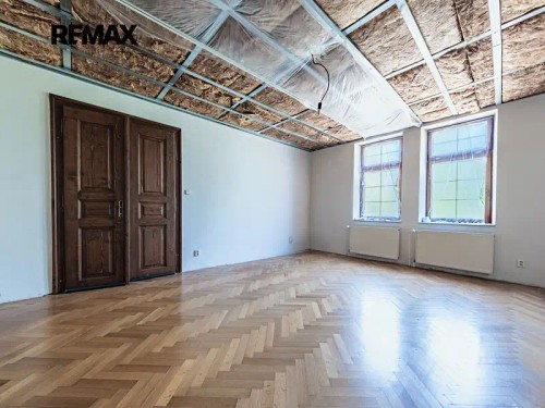 Prodej domu 400 m², pozemek 821 m²