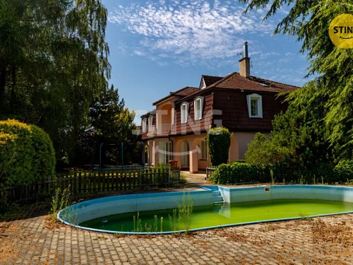 Prodej vily 407 m², pozemek 1880 m²