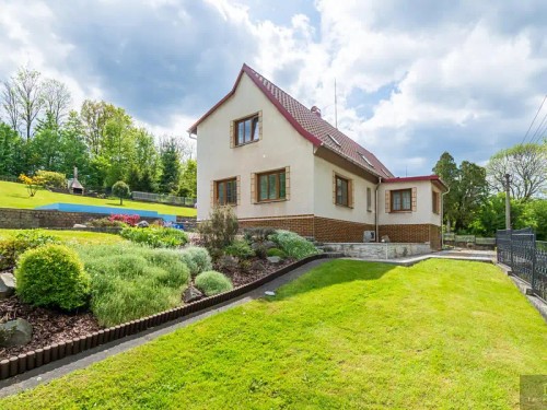 Prodej domu 214 m², pozemek 1338 m²