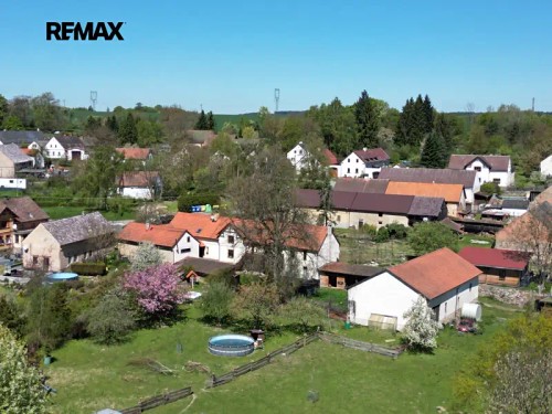 Prodej zemědělské usedlosti 725 m², pozemek 7880 m²