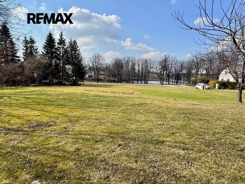 Prodej stavebního pozemku 1324 m²