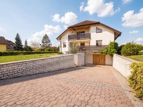 Prodej domu 330 m², pozemek 3732 m²