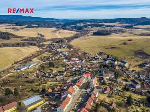 Prodej stavebního pozemku 988 m²