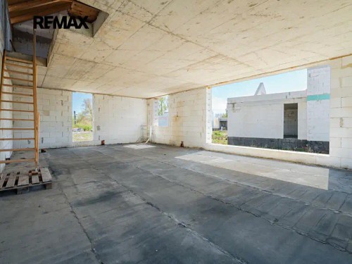 Prodej stavebního pozemku 7643 m²