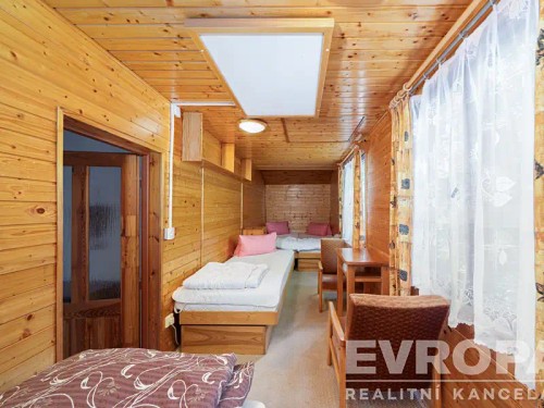 Prodej chaty 100 m², pozemek 907 m²