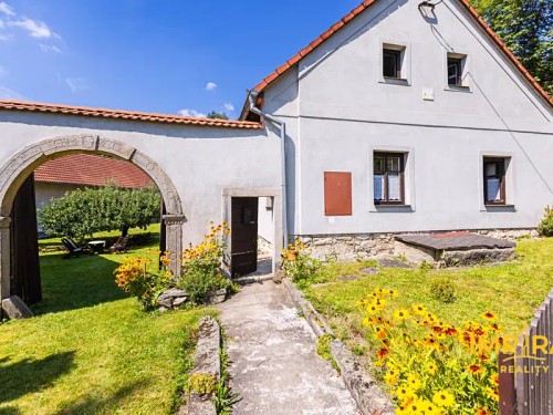 Prodej domu 300 m², pozemek 2937 m²