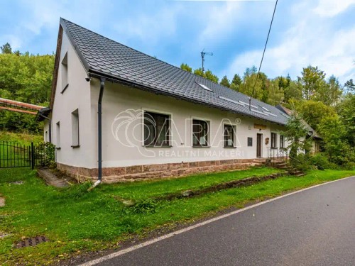 Prodej chalupy 216 m², pozemek 987 m²