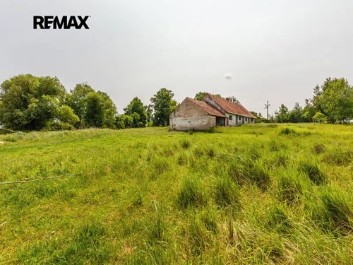 Prodej zemědělské usedlosti 873 m², pozemek 9035 m²