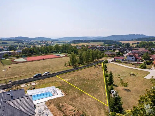 Prodej stavebního pozemku 1033 m²